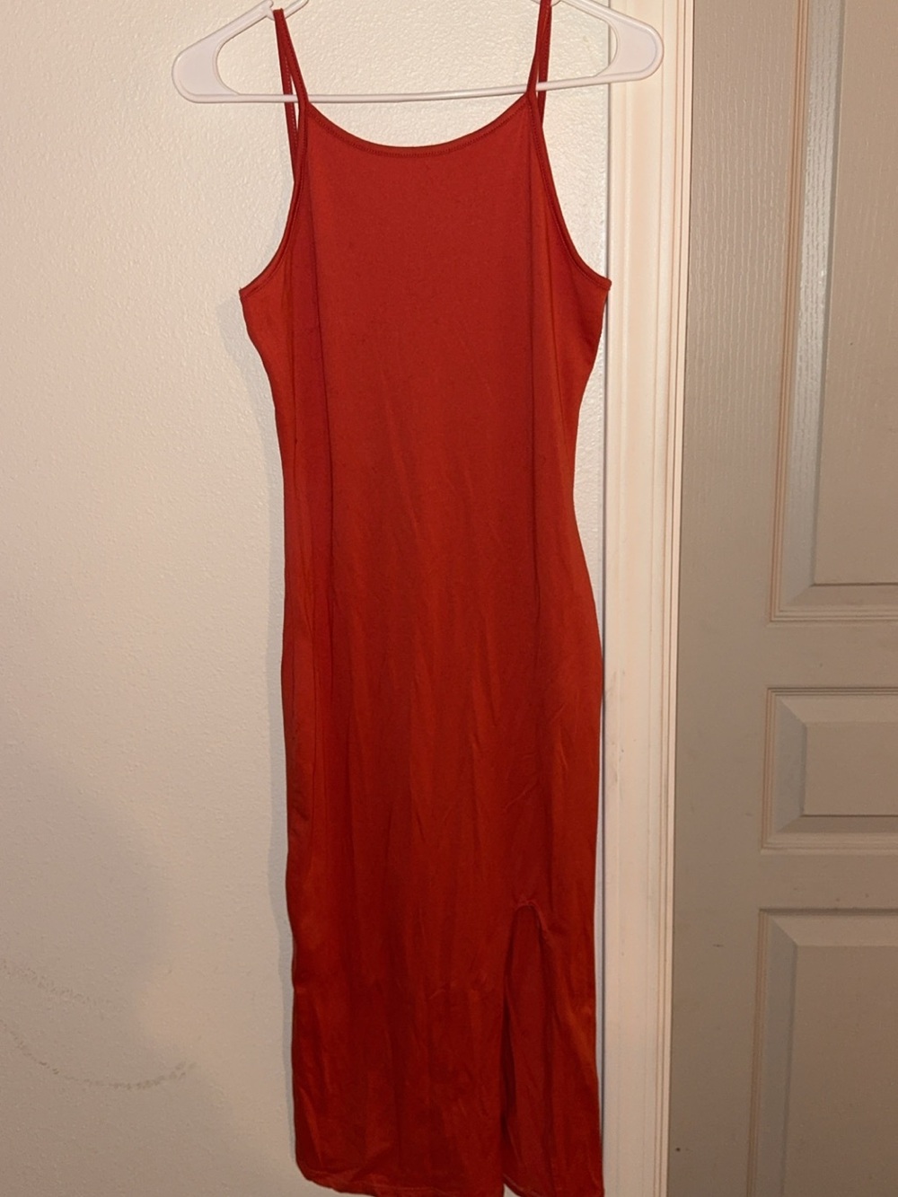 Sleek Backless Red Maxi Slip Dress with Spaghetti Straps